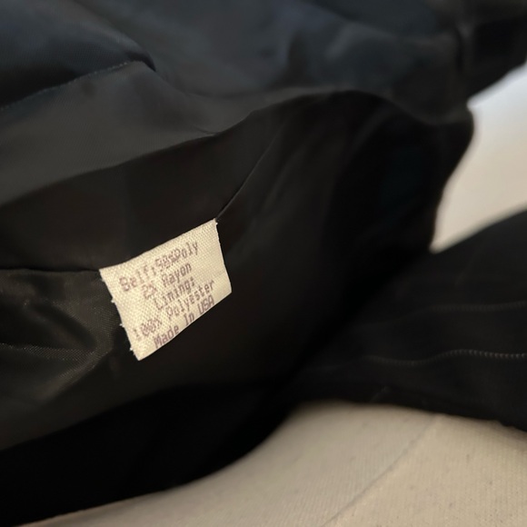 Bergamo Studio Suit - Picture 10 of 12